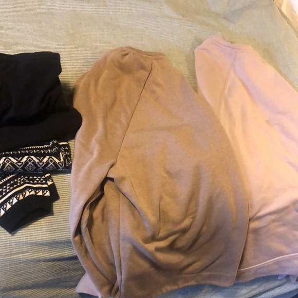 Old Navy Tops - Four pieces - 2 leggings and 2 sweatshirts - XXL